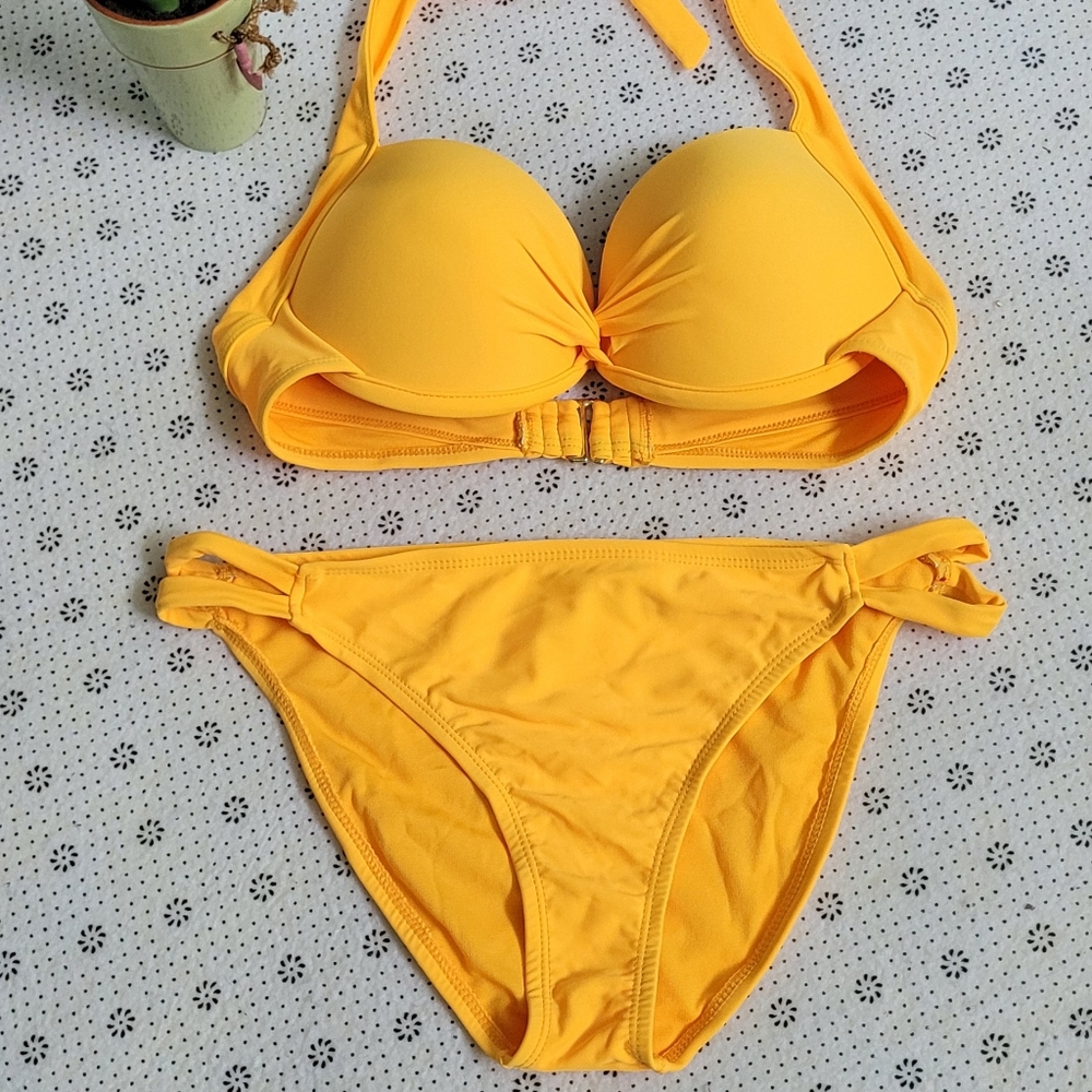 Tahiti Push up Halter Top Bikini Set Size Medium - Picture 2 of 10